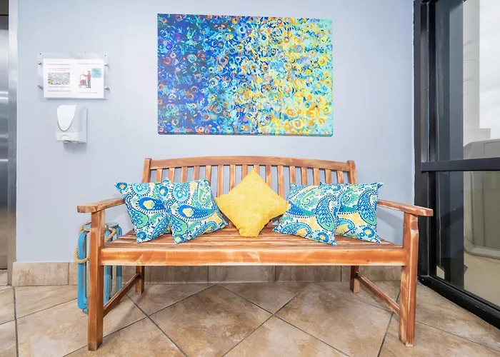 Island Winds East 808 Apartment