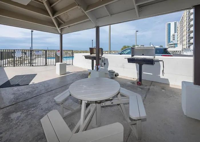 Island Winds East 808 Apartment
